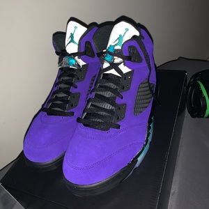 🚨sold🚨alternate grape 5s